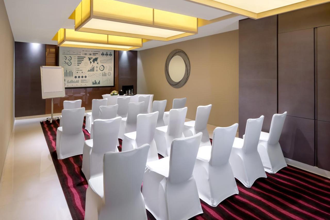 Park Rotana Abu Dhabi Otel Dış mekan fotoğraf Meeting room